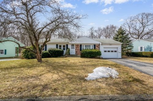 5 Vine St, Webster, MA 01570-2850