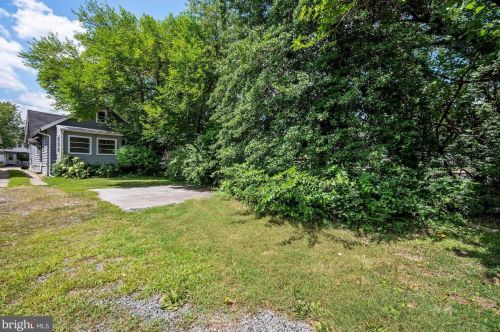 41 Chapel Ave, Camden NJ 08109-5143 exterior