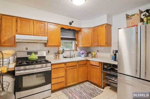 15 Colonial Ave, Paterson NJ 07502-1404 exterior