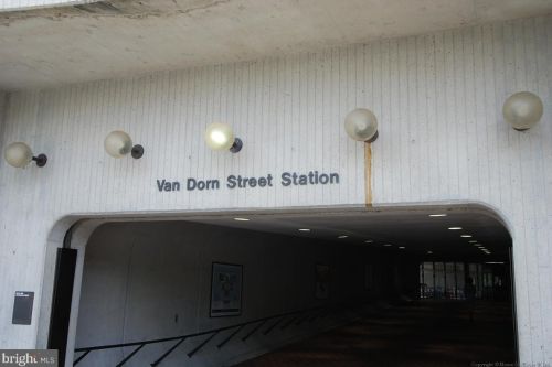 7458 Gadsby Sq, Alexandria VA 22315-5288 exterior