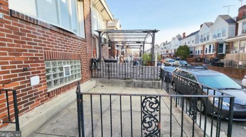 3890 Dungan St, Philadelphia, PA 19124-5504