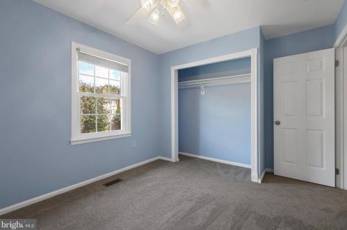 8284 Clifton Farm Ct, Alexandria VA  22306-3265 exterior