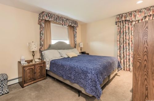 20 Norman Dr, Bohemia NY 11716-1321 exterior