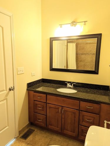 2432 32nd Pl, Chicago IL 60608-6754 exterior