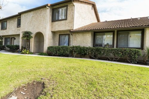 2955 Kelp Ln, Oxnard CA 93035-1623 exterior