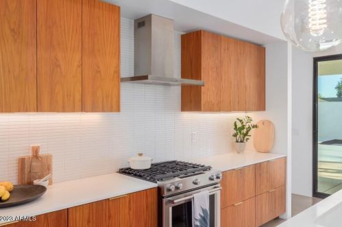 2205 Clarendon Ave, Phoenix AZ  85015-5436 exterior