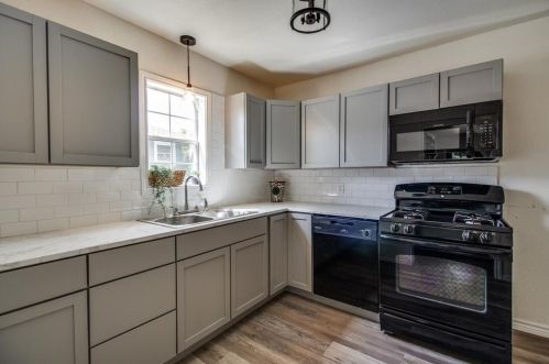 504 Monterey St, Denison TX 75021-6464 exterior