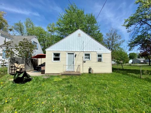 2283 Hudson St, Meskegon, MI 49441-3219