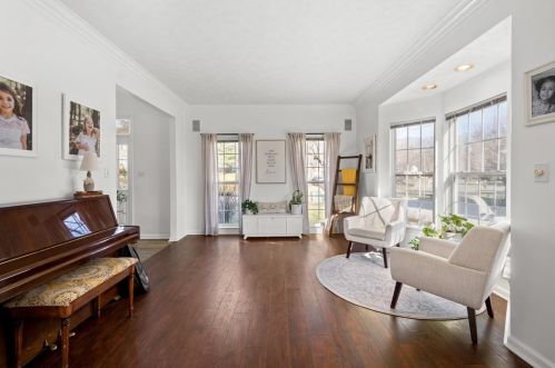 6016 Hawthorn Dr, Moon Twp PA  15108-9064 exterior