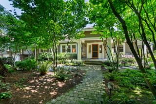 1520 38th Ave, Seattle WA  98112-3846 exterior