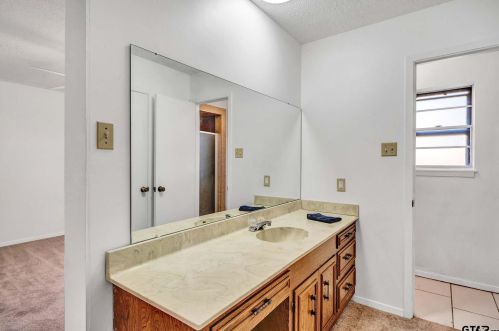 2704 Balsam St, Longview TX 75605-1920 exterior