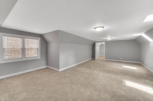 7705 Bennett Ave, Chicago IL  60649-4605 exterior