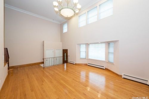 746 Park Pl, Valley Stream NY  11581-2624 exterior