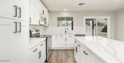 17639 18th Dr, Phoenix AZ  85023-2301 exterior