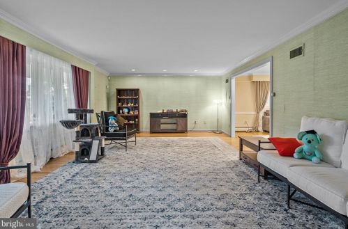 3883 Dempsey Ln, Huntingdon Valley PA  19006-1901 exterior