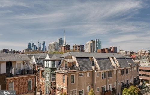 200 Lombard St, Philadelphia PA 19147-1605 exterior