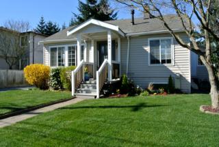 7951 8th Ave, Seattle WA  98106-2106 exterior