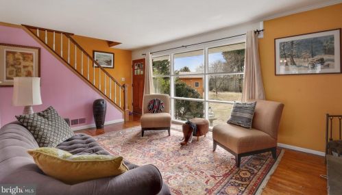 813 Crothers Ln, Rockville MD 20852-1104 exterior