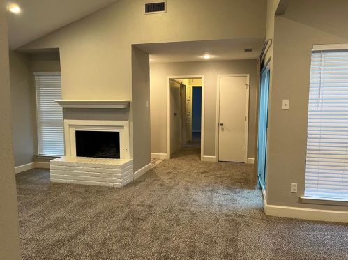 3033 Airhaven St, Dallas TX  75229-2450 exterior