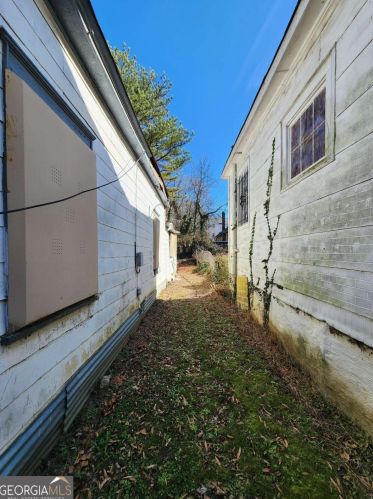 972 Hubbard St, Atlanta GA 30310-3136 exterior