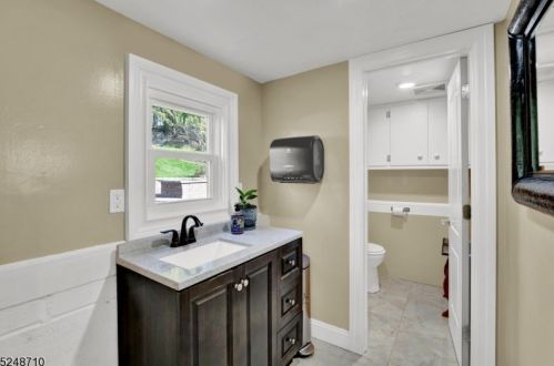 36 Aspen Rd, Town Center NJ 07052-1201 exterior