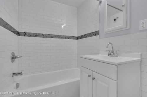 18 Oklahoma Dr, Jackson Twp NJ  08527-1502 exterior