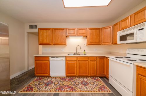 4111 4 Ave, Phoenix AZ 85041-5745 exterior