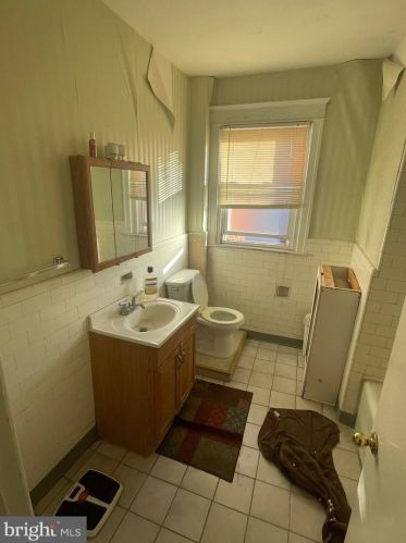 6712 18 St, Philadelphia PA 19140-1014 exterior