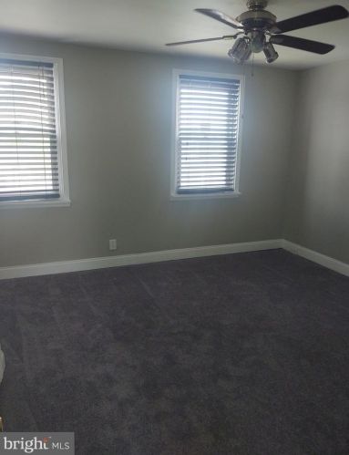 6658 Erdrick St, Philadelphia PA 19135-1604 exterior