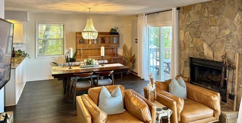 8470 Lk Dr, Lithonia GA 30039-6568 exterior