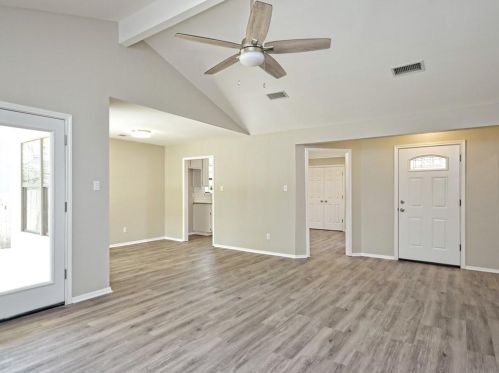 8302 Farmington Ct, Austin TX 78736-1744 exterior