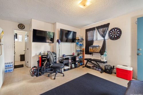 1313 Ahiahi St, Honolulu HI 96817-1901 exterior