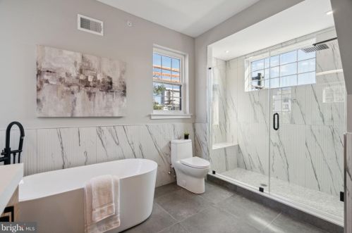 2200 Kater St, Philadelphia PA 19146-1139 exterior