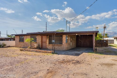 5511 Helen St, Tucson, AZ 85712-4943
