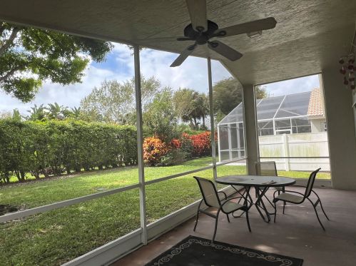 5802 Royal Clb Dr, Boynton Beach FL 33437-4277 exterior