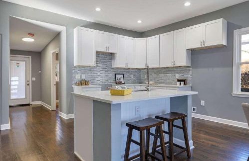 894 Grand Ave, Atlanta GA 30318-4708 exterior