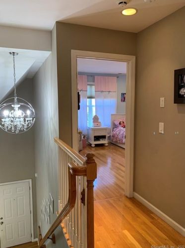 6 Linden Hts, Norwalk CT 06851-1552 exterior