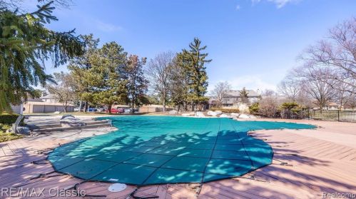 22158 Edgewater, Novi MI  48375-5014 exterior