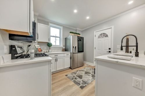 5334 Kincaid St, Pittsburgh PA  15224-1241 exterior