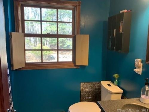 34 Laurel Dr, Killingly CT 06241-2217 exterior