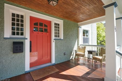 35 Ridgewood Ter, Maplewood, NJ 07040-2132