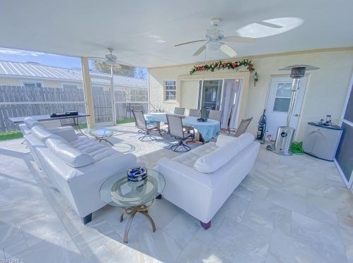 834 105 Ave, Naples FL 34108-1844 exterior