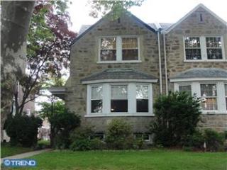825 Glenview St, Philadelphia PA  19111-4418 exterior