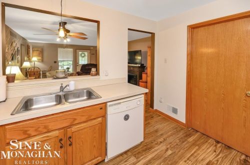 28793 Berwick Ct, New Baltimore MI 48047-5423 exterior