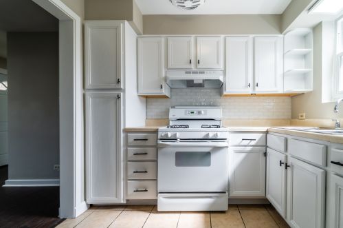 4814 Wellington Ave, Chicago IL 60641-5243 exterior