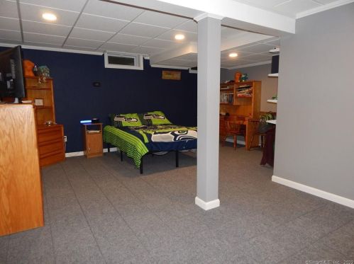 75 Bush Hl Rd, Exeter CT 06249-1210 exterior