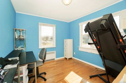 1526 10 St, Babylon NY 11704-3836 exterior