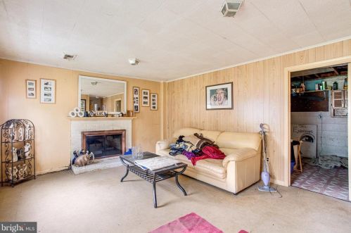 1503 Cool Spg Dr, Alexandria VA 22308-1619 exterior