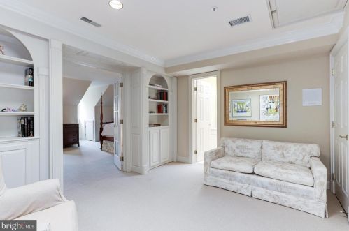 11 Wilkes St, Alexandria VA 22314-3856 exterior