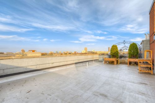 3512 Southport Ave, Chicago IL  60657-1607 exterior